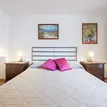 Villa Mariposa - 500m From The Beach